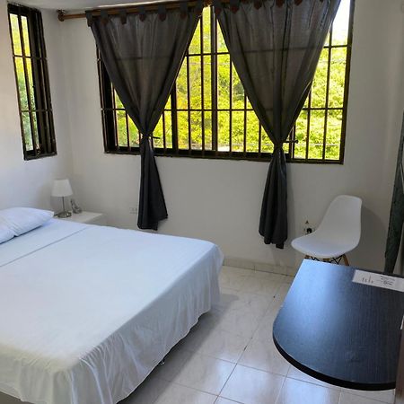 Habitaciones Independientes Cerca Al Aeropuerto 3 Cartagena Екстер'єр фото