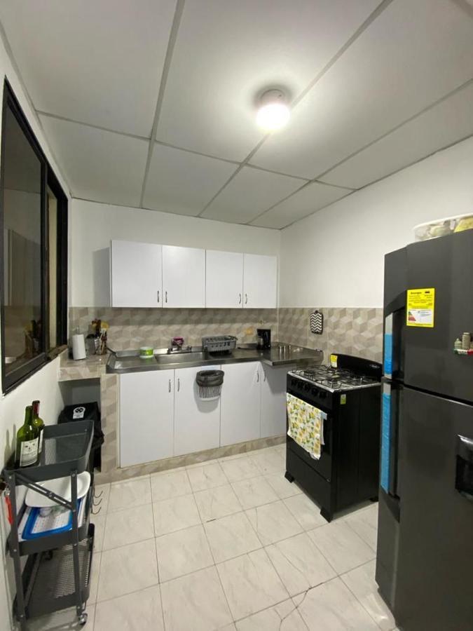 Habitaciones Independientes Cerca Al Aeropuerto 3 Cartagena Екстер'єр фото