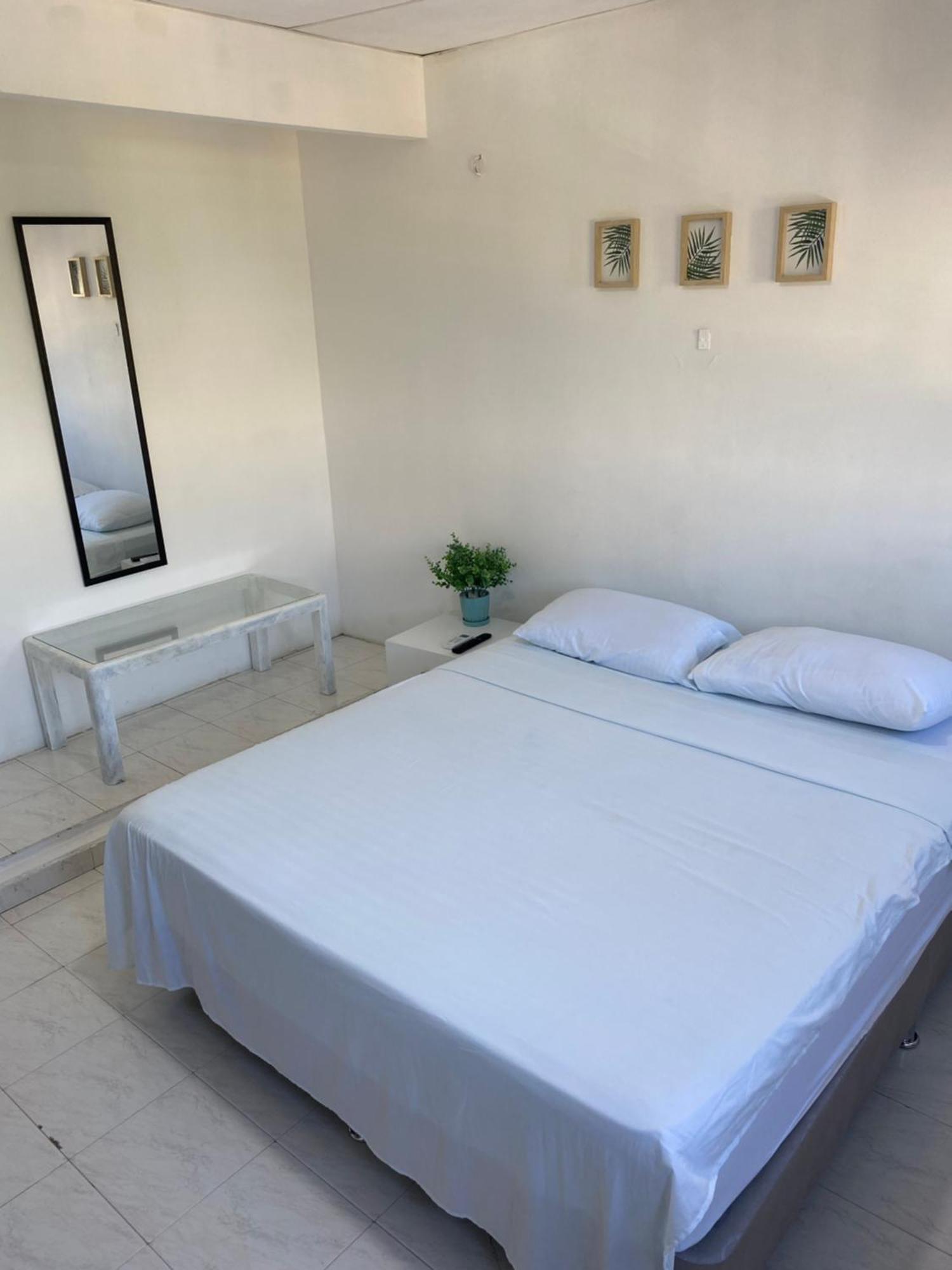 Habitaciones Independientes Cerca Al Aeropuerto 3 Cartagena Екстер'єр фото